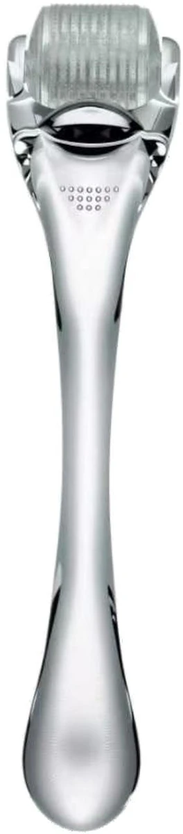 Silver-tone roller presentation